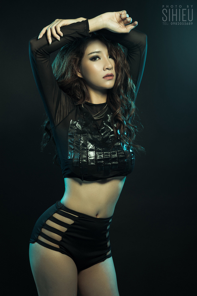 美女被狂揉下部免费视频
